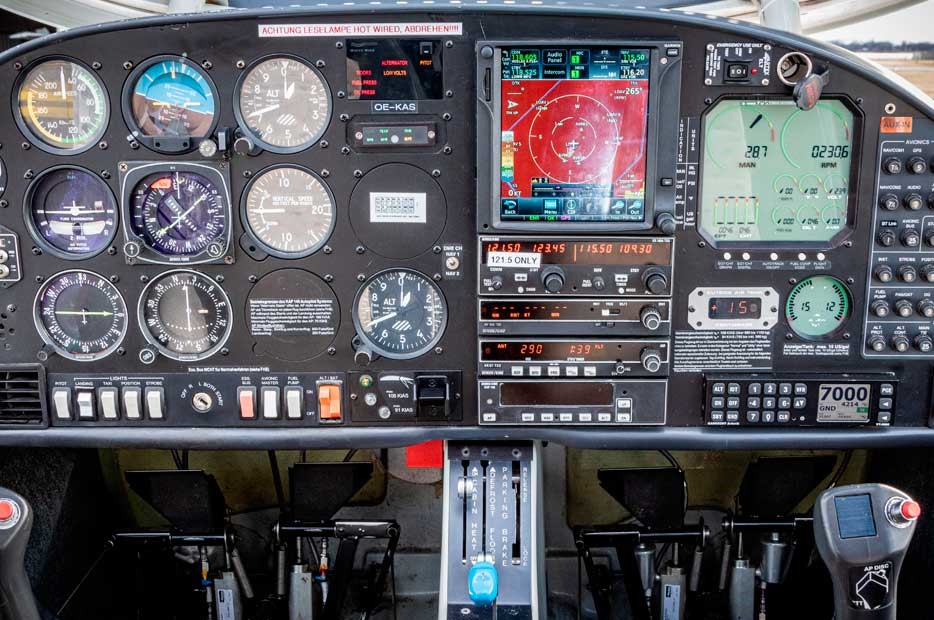 Cockpit OE-DGE, mfu-Pilotenclub